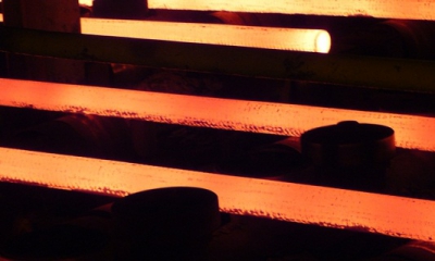 Oceláři z ArcelorMittal Ostrava odlévají unikátní formát kruhových sochorů pro výrobu trubek o průměru pouhých 130 mm
