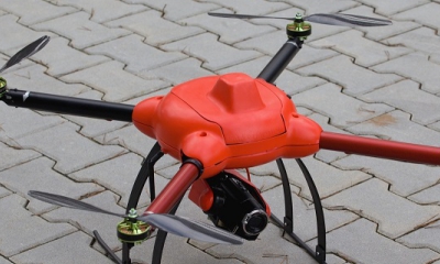 Přenosovou soustavu pomáhají kontrolovat drony