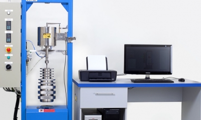 Materiálový a metalurgický výzkum vyvinul unikátní zařízení na zkoušení malých vzorků SPUTT 500
