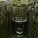 Tlaková nádoba reaktoru před roztěsněním hlavního přírubového spoje