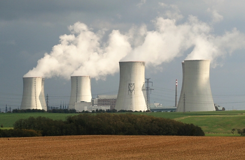 Chladící věže jaderné elektrárny Dukovany, foto Pavel Stančo